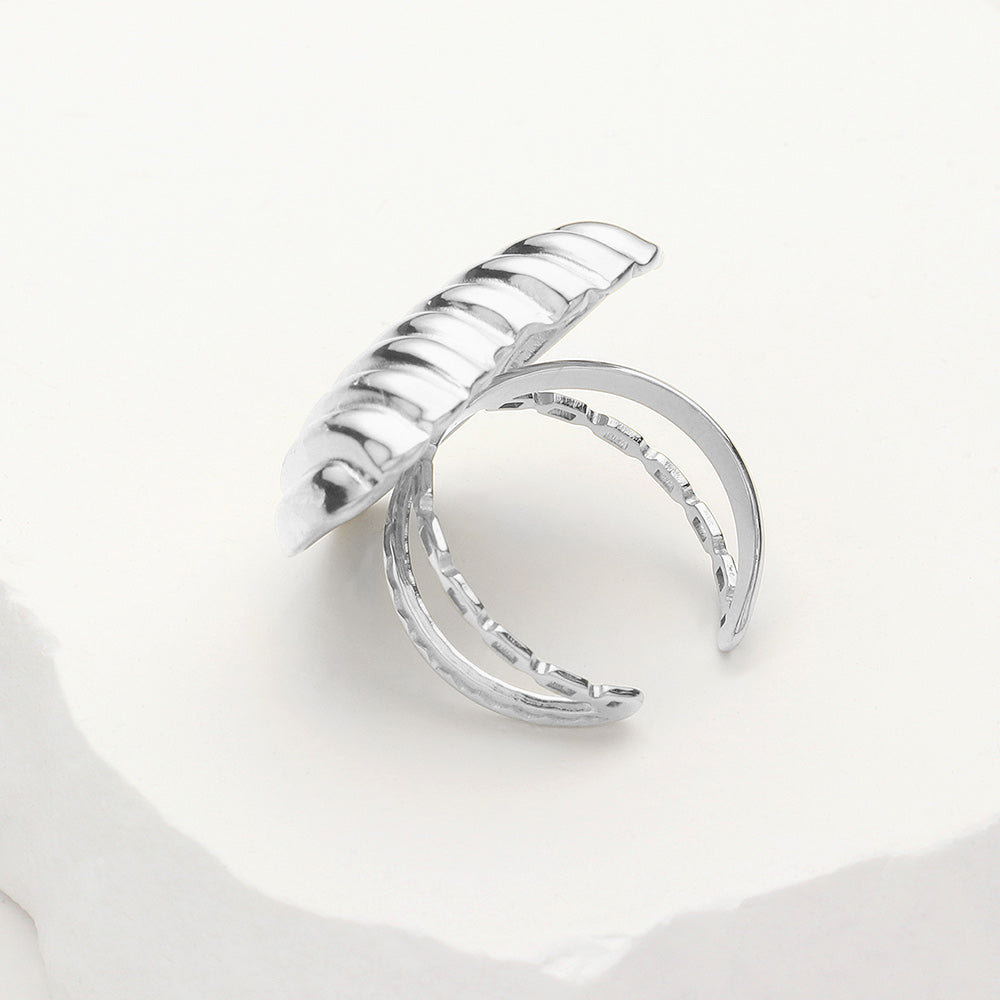 Ribbed Heart Ring